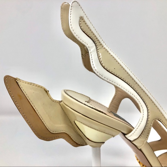 PRADA ✨ULTRA-RARE✨ Flame Wing Nude Pumps - Picture 5 of 8